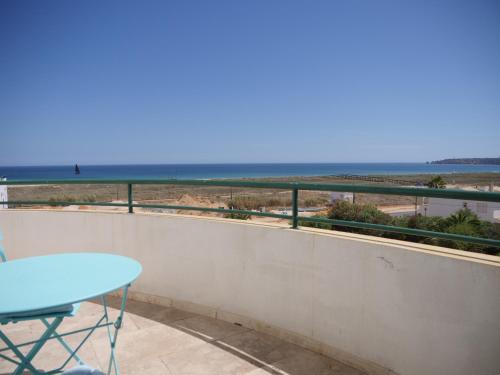Cozy Apartment With Sea View Over Meia Praia Lagos