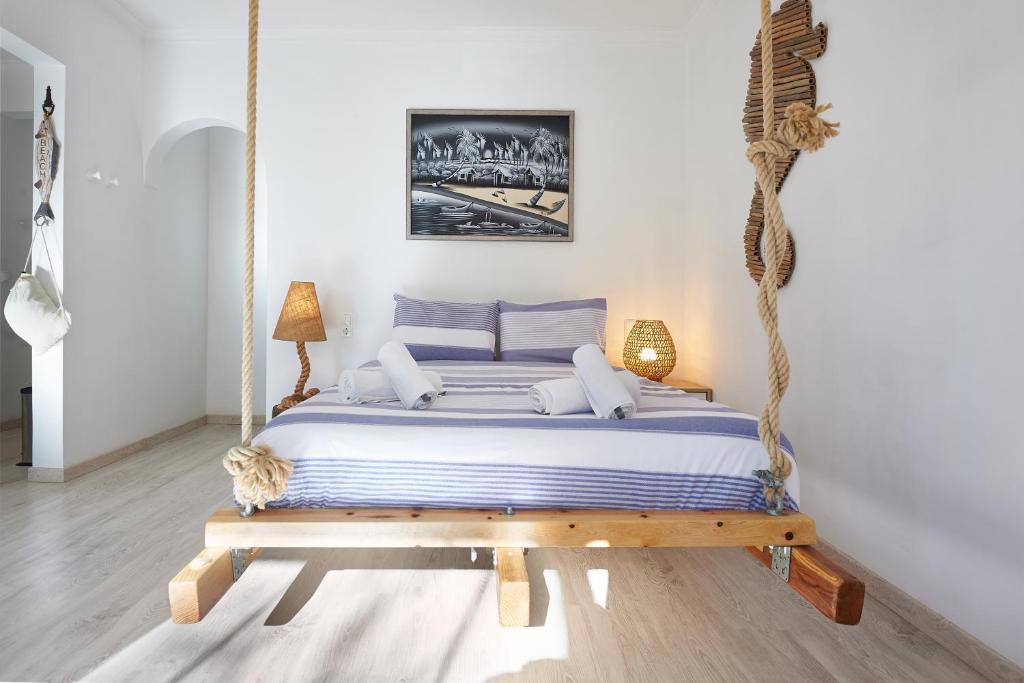 Cozy Beach House São Pedro Estoril Rua Sacadura Cabral 156 Ground floor (Front Apt), 2765-551 São Pedro do Estoril