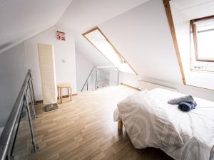 Cozy Central Maisonette Apartment 24/7 Service