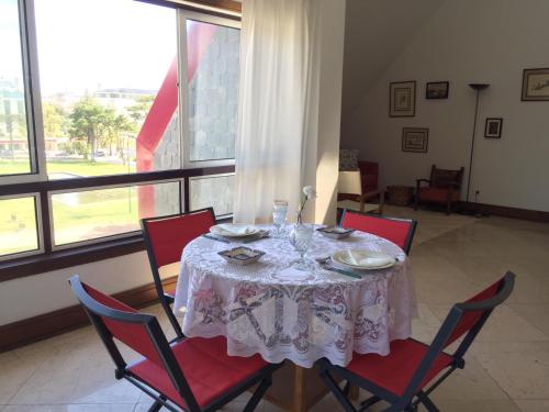 Cozy Duplex at Casino Estoril - 2 Bedrooms