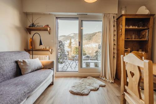 Cozy furnished apartment terrace with a magnificent view of the mountains