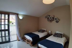 Cozy house - close to metro, wine cellars - host8