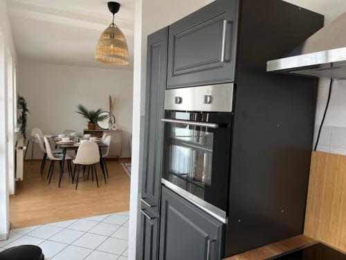 Cozy-Livings viel Platz, großer Balkon, STELLPLATZ, Küche