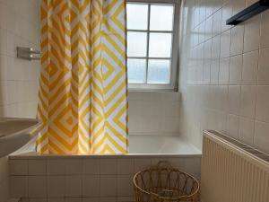 Cozy-Livings viel Platz, großer Balkon, STELLPLATZ, Küche