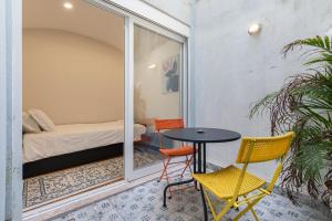 Cozy & Lovely Apartment W/ Patio by LovelyStay