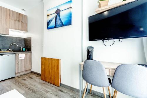 Cozy modern studio in the heart of Baille district in Marseille Welkeys