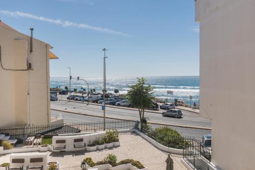 Cozy Seaview Apartment