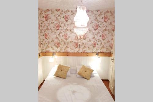 Cozy Sintra Townhouse