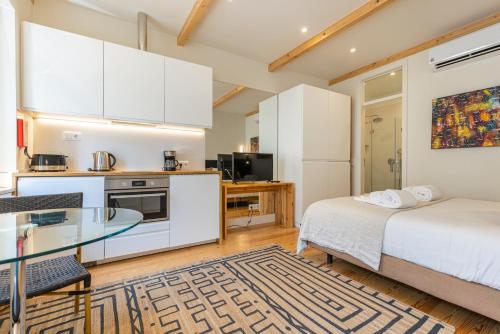 Cozy Studio Apartment near the river II