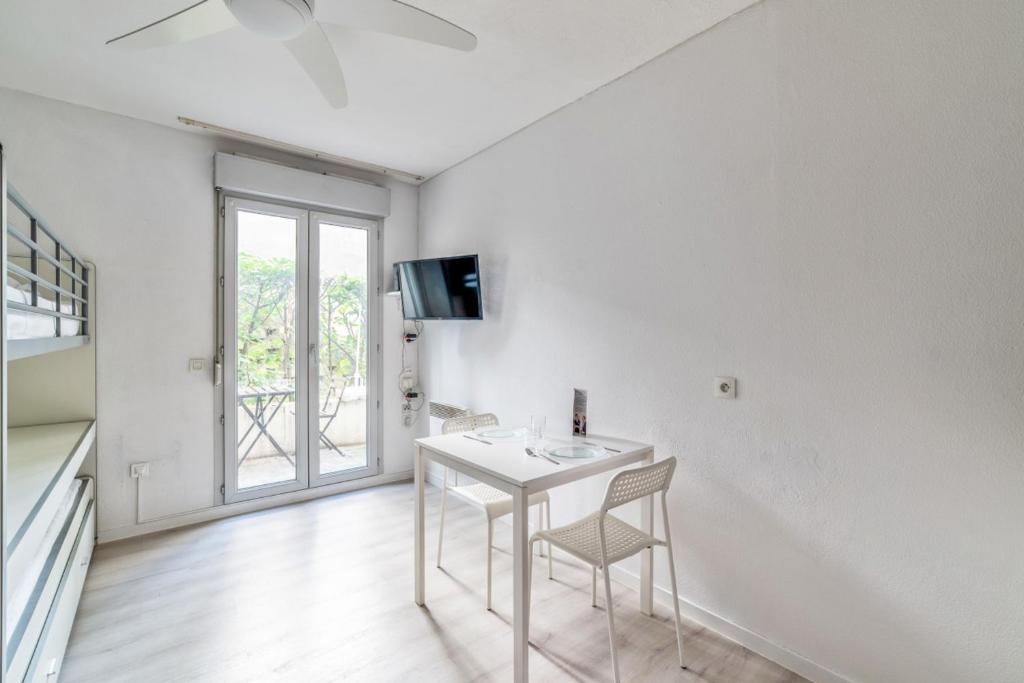 Appartement Cozy studio close to the train station and Lyons peninsula Welkeys 6 Rue Marc Bloch 69007 Lyon