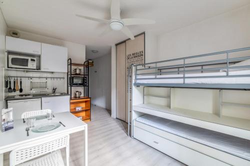 Cozy studio close to the train station and Lyons peninsula Welkeys