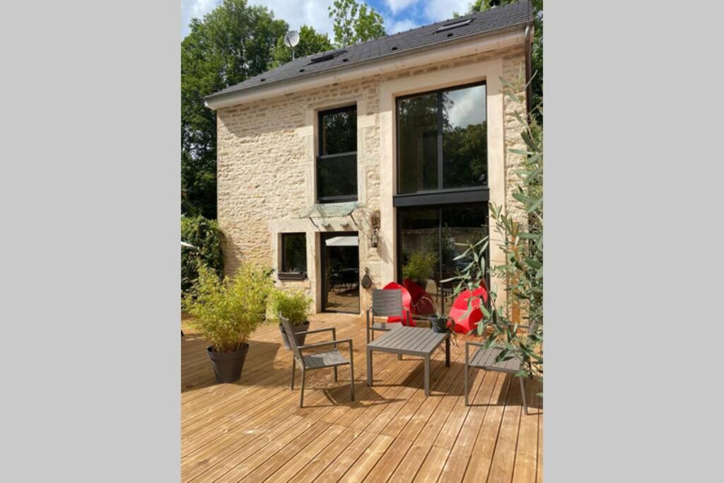 cozy studio equipped with indoor heated pool in standing residence 06400 Cannes
