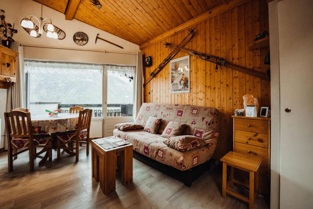 Cozy Studio Mezzanine with balcony ski-in ski-out 215 Impasse des Biches, 74170 Saint-Gervais-les-Bains