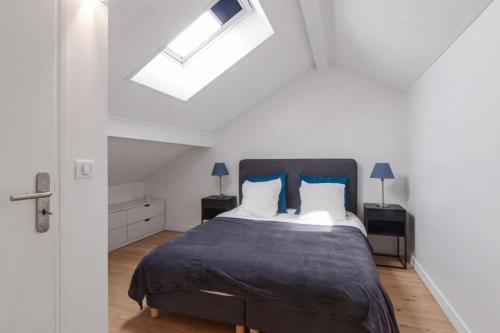 Cozy two-bedroom duplex in Old Town Annecy - Welkeys