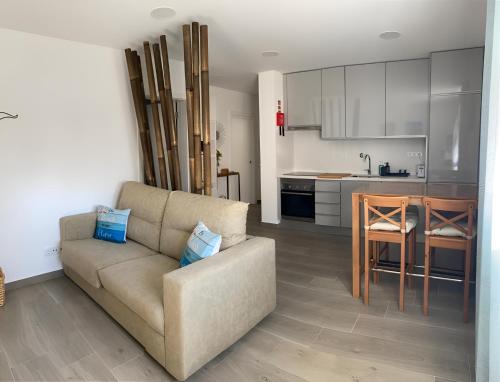 Cristal House 250 meters from Monte Gordo beach