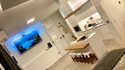 Cristália,Central,Terrace, Netflix, Garage