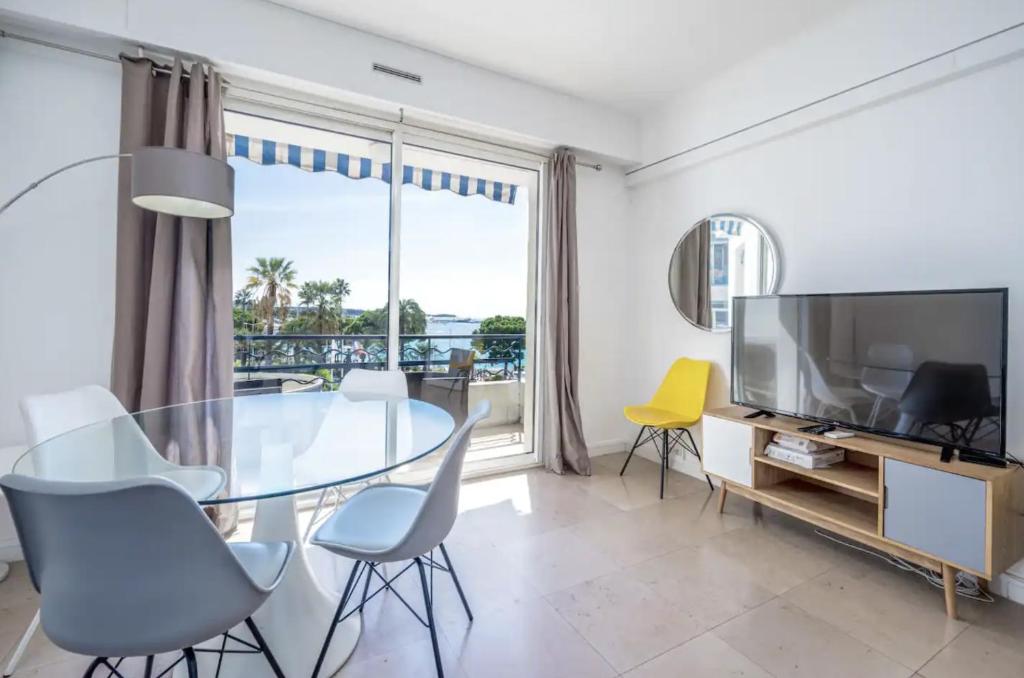 Croisette - 2 Chambres - Vue Epoustouflante 68 Boulevard de la Croisette, 06400 Cannes