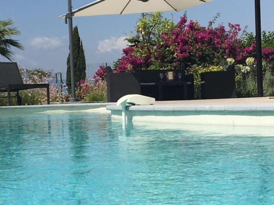 Croisette Immo- LAST MINUT MIPIM 10 PAX - 5 chambres Belle villa bord de mer Cannes 6 Esplanade du Golfe, 06400 Cannes