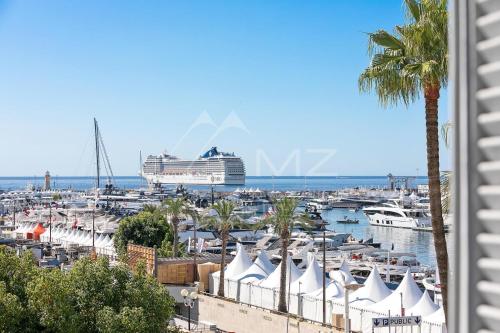 Croisette Luxury Waterfront across the sea