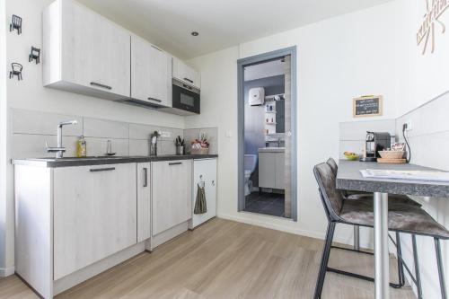 Cute Affordable 1-Br Minutes From Cannes Center