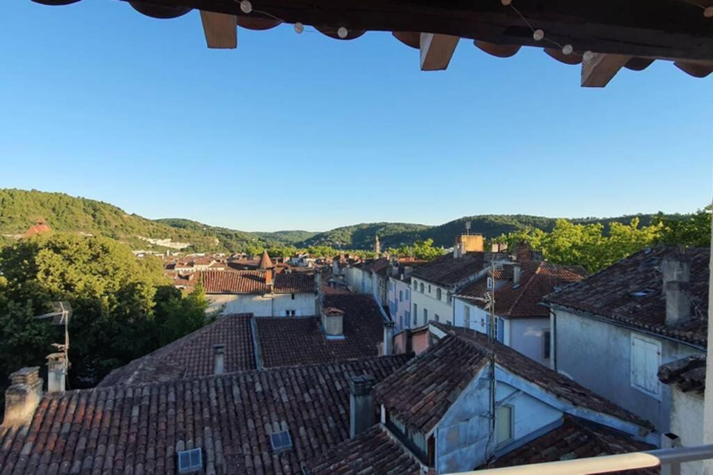 Appartement Appartement d'exception au cœur de Cahors 3 ième étage 28 Rue Feydel, 46000 Cahors