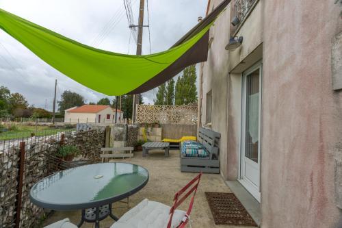 Appartement d'une chambre avec jardin amenage et wifi a Mortagne sur Gironde Mortagne-sur-Gironde france