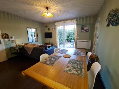 Appartement Appartement d'une chambre avec jardin clos et wifi a Ares a 1 km de la plage 18 ter Avenue de la Forêt Nouvelle-Aquitaine, Gironde Arès