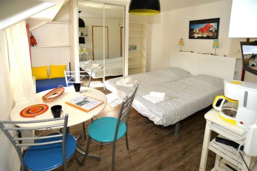 Appartement Appartement d'une chambre avec terrasse amenagee et wifi a Lyon 7 Quai Rambaud Lyon