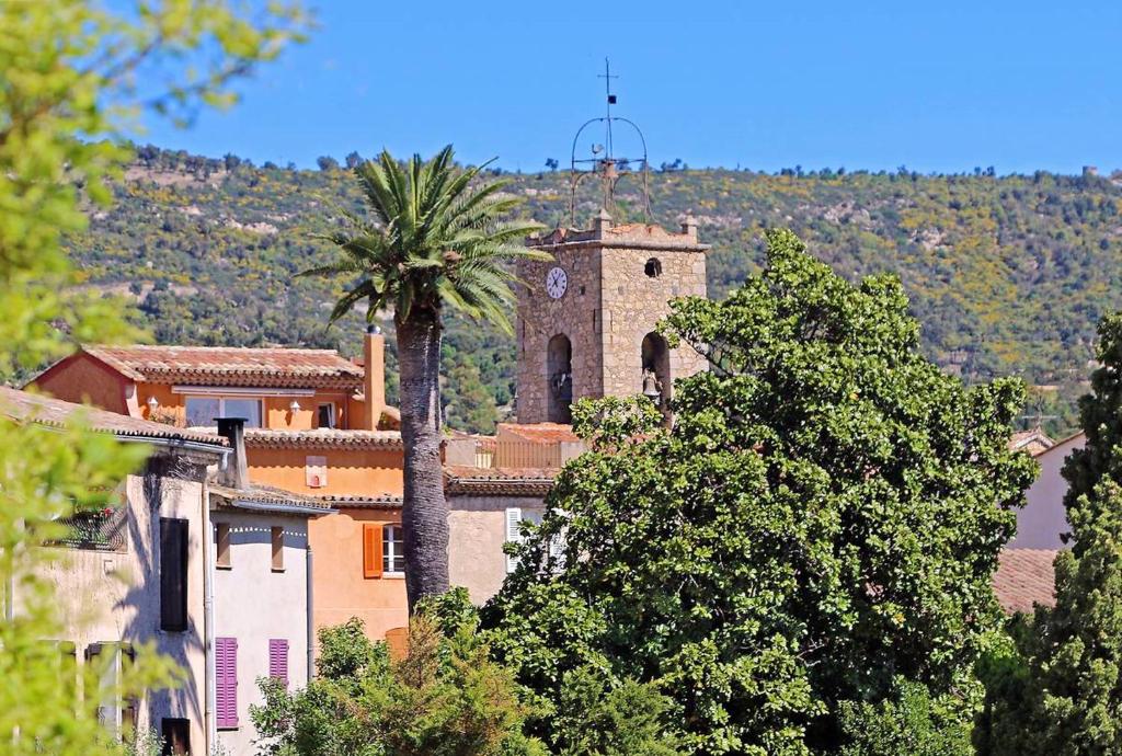 Appartement Appartement d'une chambre avec vue sur la ville jardin amenage et wifi a Le Plan de la Tour a 6 km de la plage 91 Les Ricards, 83120 Emponse