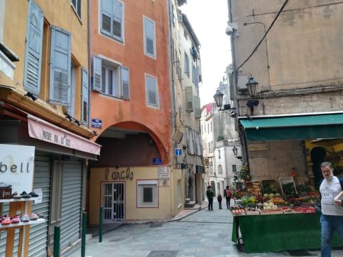 APPARTEMENT DANS CENTRE HISTORIQUE Grasse france