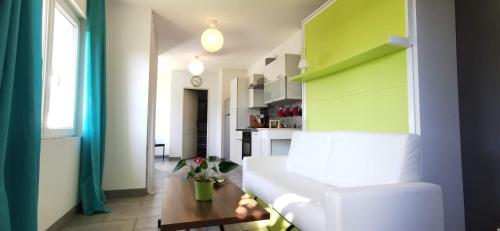 Appartement dans maison hyper calme, avec terrasse, Sud Ardèche Bourg-Saint-Andéol france