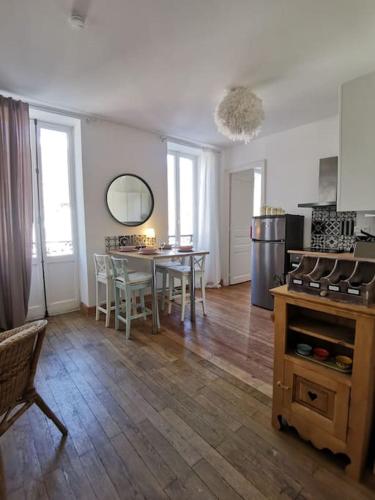 Appartement Appartement dans une villa au cœur de la ville 1er étage 1 Avenue de Nice Barcelonnette