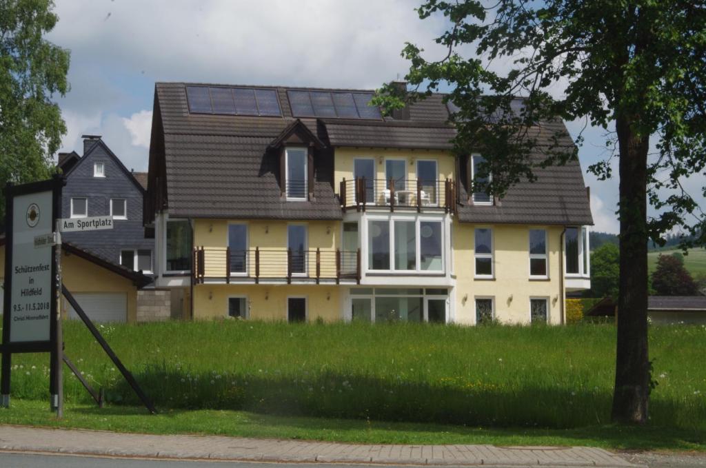Das gelbe Haus 3 Hildfelder Straße 4 2 und 3 OG, 59955 Winterberg
