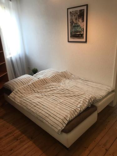 Das Haus am Bach - Schöne große moderne Wohnung mit Terrasse