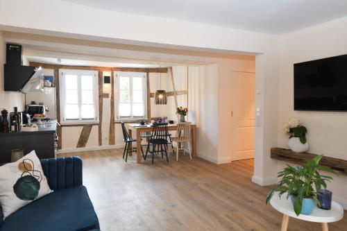 Das schiefe Haus- Wohnung \