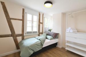 Das schiefe Haus- Wohnung \