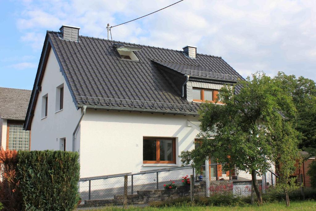 Appartement Das Zweiradparadies 6 Pfingstweg Untergeschoss 56869 Mastershausen
