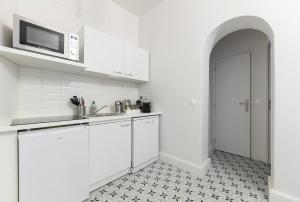 Daumier - New 2 Bdrs Flat near la Seine