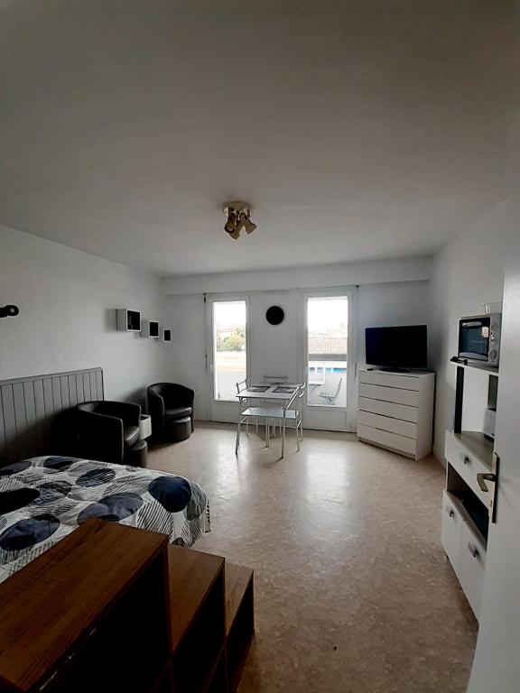 Appartement Dax à pied! T1 2 étoiles centre ville balcon 46 Cours Maréchal Foch 40100 Dax