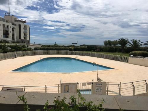 Appartement Appartement de 3 chambres a Le cap D'Agde a 50 m de la plage avec vue sur la mer piscine partagee et jardin clos 2 Rue Jean Paul Poumayrac Hérault, Occitanie Le Cap d\'Agde