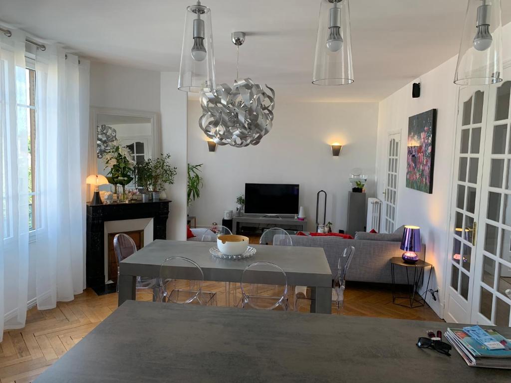 Appartement Appartement de charme 77 m2 proche commodités 4 Avenue Aristide Briand, 63400 Chamalières