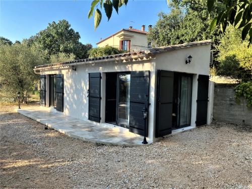 Appartement de charme avec jaccusi Vézénobres france