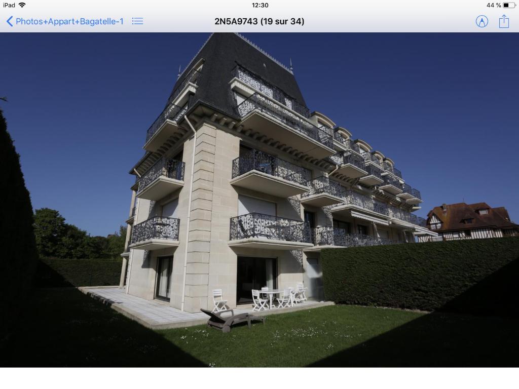 Appartement Deauville rez de jardin/Garden Floor 111 Rue du Général Leclerc 14800 Deauville