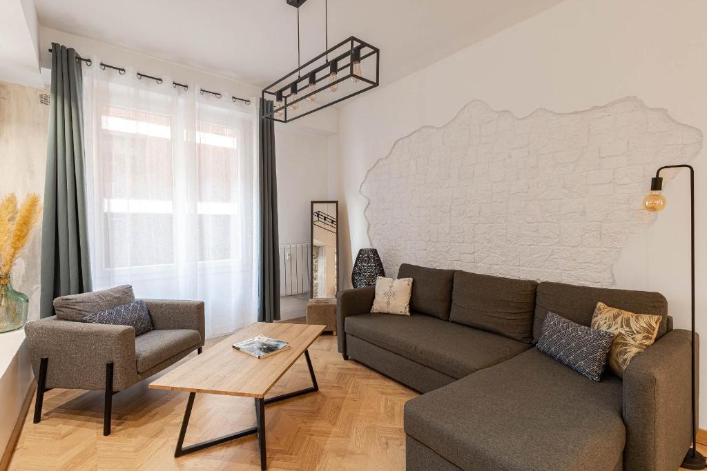 Decorated 2 bedrooms AIR CONDITIONNING, city center 1ER etage 20 Avenue Raymond Comboul, 06000 Nice