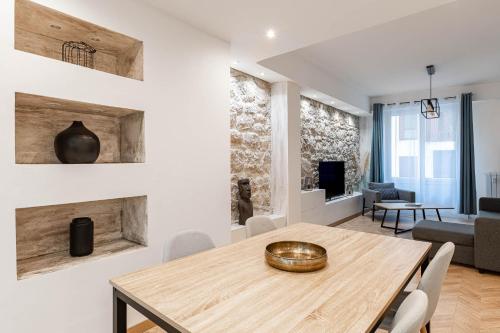 Decorated 2 bedrooms AIR CONDITIONNING, city center