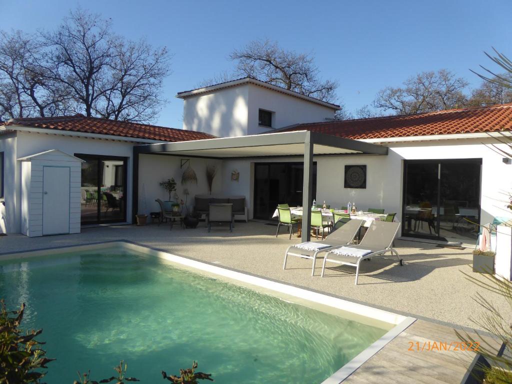 Decorated 2 bedrooms AIR CONDITIONNING, city center 06000 Nice