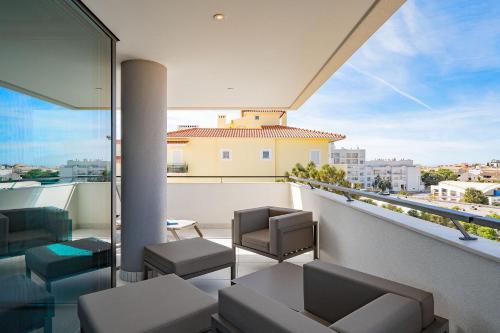 Delightful two bed, 5 stars apartment, by Ideal Homes