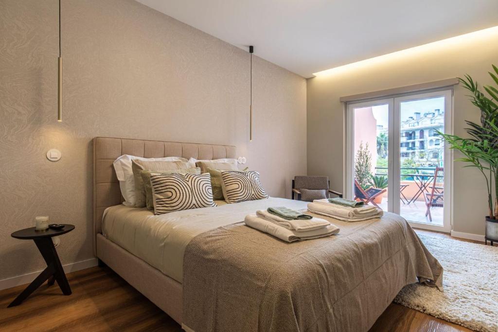 Deluxe 2BDR Apartment in Carcavelos by LovelyStay 94 Rua Infante Dom Henrique Apartamento 108, 2775-524 Carcavelos