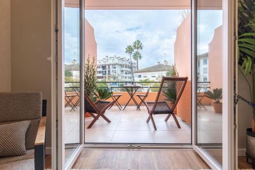 Deluxe 2BDR Apartment in Carcavelos by LovelyStay