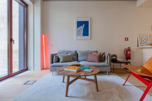 Deluxe 2BDR Apartment W/ Patio by LovelyStay